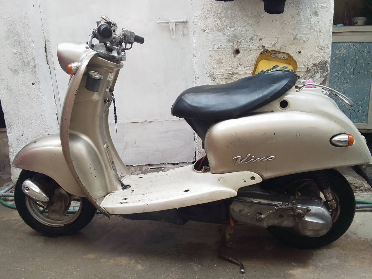 سلام عليكم عندي دراجه كلاسك شغاله سلف هندر ليت شاير هورن مكينته ناعمه كفرات اصليه بغداد مدينه الصدر ريده 250وبيه مجال بسيط شراي ينتصل على هذا رقم ***********
