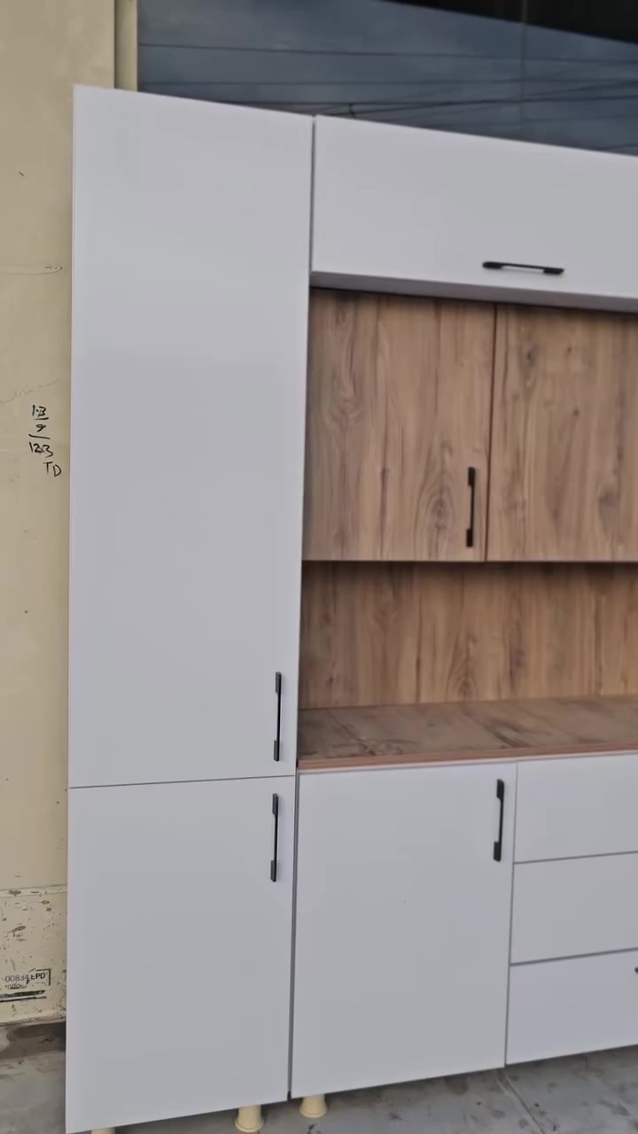 سلام عليكم
محتاج اسطه mdf ملتزم بالعمل 
اوقات العمل 
من 8 صباحا لل 5 
شغل مطابخ وغرف نوم 
راتب شهري مليون  مكان العمل كركوك 
للي من خارج كركوك مبيت متوفر 
واتساب فقط/ ***********
