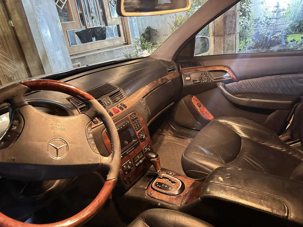 غواصه 2001 حجم 320 
رقم بغداد مشروع وطني  تحويل بنفس اليوم 
سياره فول واحد على واحد كشنات جلد تدفئه  وتبريد فتحه تحكمات ستيرن شاشه سياره حداديه بالباكيت تخم تاير غرفه كامله جديده حيل  
عوزها ترتيبات بسيطه 
بيها قطع صبغ 3 او 4 بدون داخل 
سياره خير من الله جاهزه و نظيفه 
مكاني ناصريه مركز 
‏***********
السعر 88 وبيها مجال ماكو هيج سعر بهل النظافه 
تحياتي لكم
