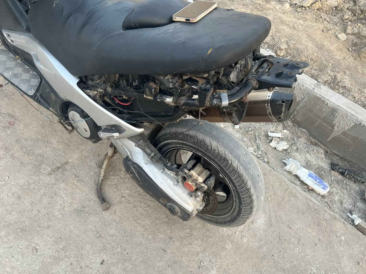 تي ماكس 2007 للبيع بيهة ضربه من وره ومعدله نقصهة بس صفاحيات. وبك لايت  شغاله نكره سلف دراجه كامله  ***********/السعر 8وبيهة مجال
