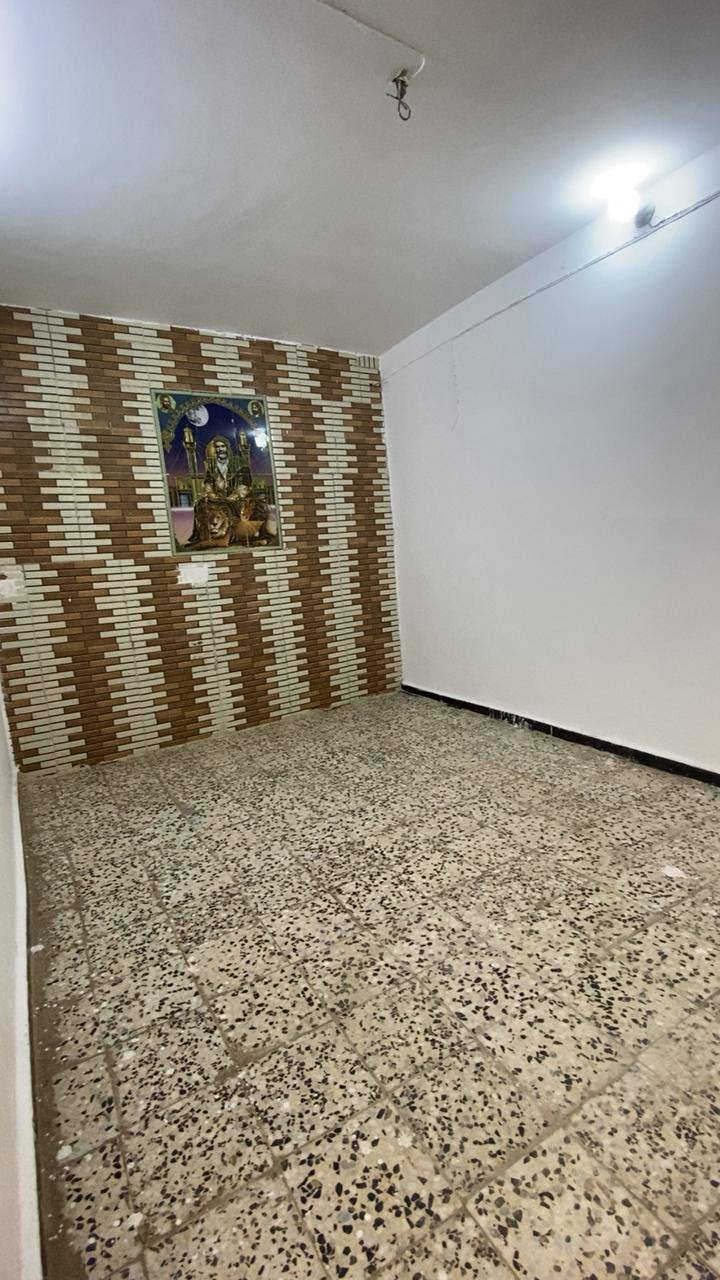 على بركة الله
______________
✅دار للبيع طابو صرف

✅الموقع حي الزهراء مقابيل العلوه مباشرتا مقابيل  ساحه وفضله ١٠٠ متر 

✅المساحه ١٠٠ متر مربع ١٠ *١٠

✅يتكون الدار من :

✅غرف عدد ٢ وصاله واستقبال ومطبخ وصحيات داخلية وخارجيه ومناور وكراج

☎️للاستفسار ***********

✅مكتب ابو عبدالله الشمخاني للعقار
