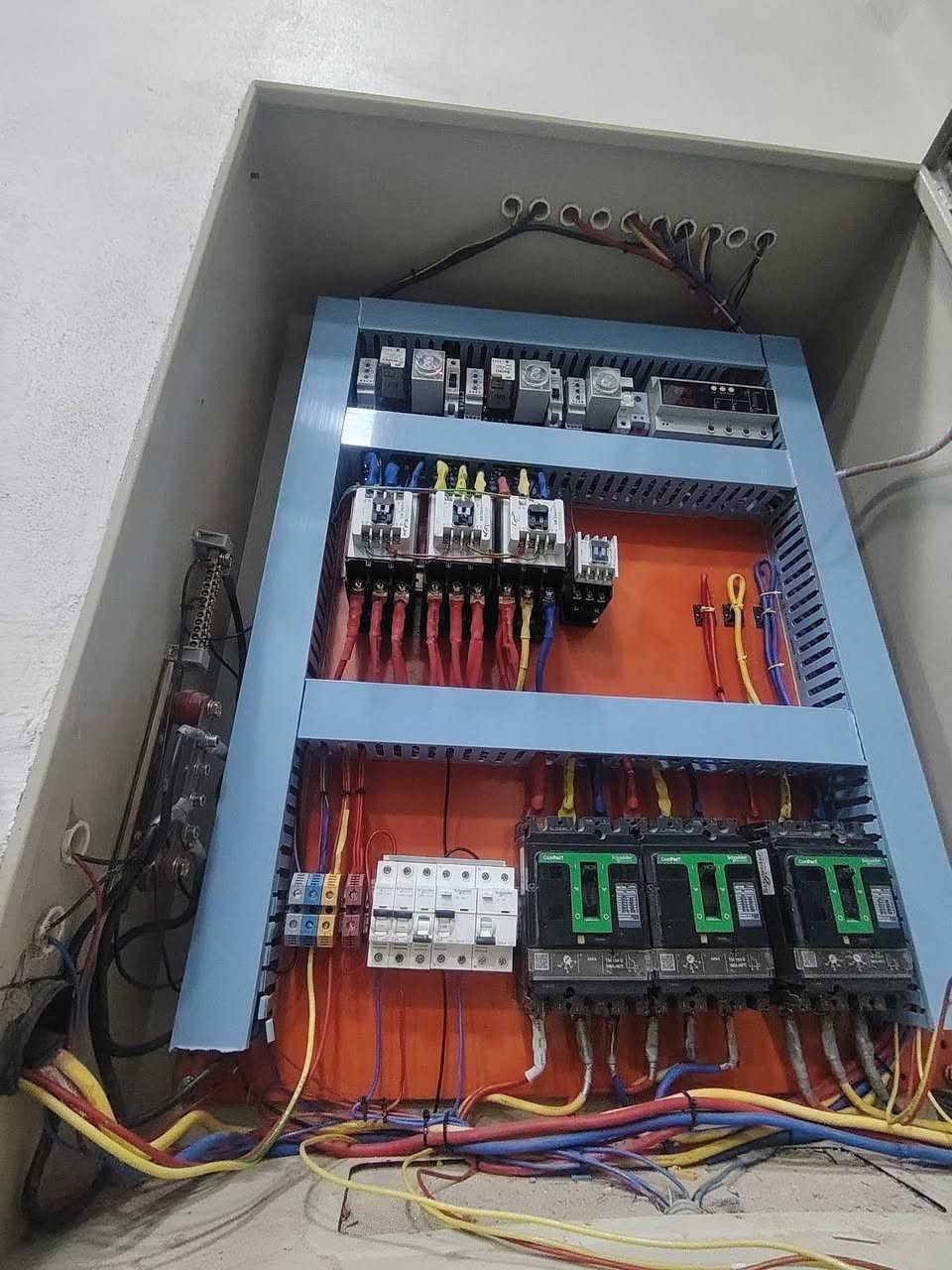 الفني محمد الكهربائي البصره  وتساب ***********
