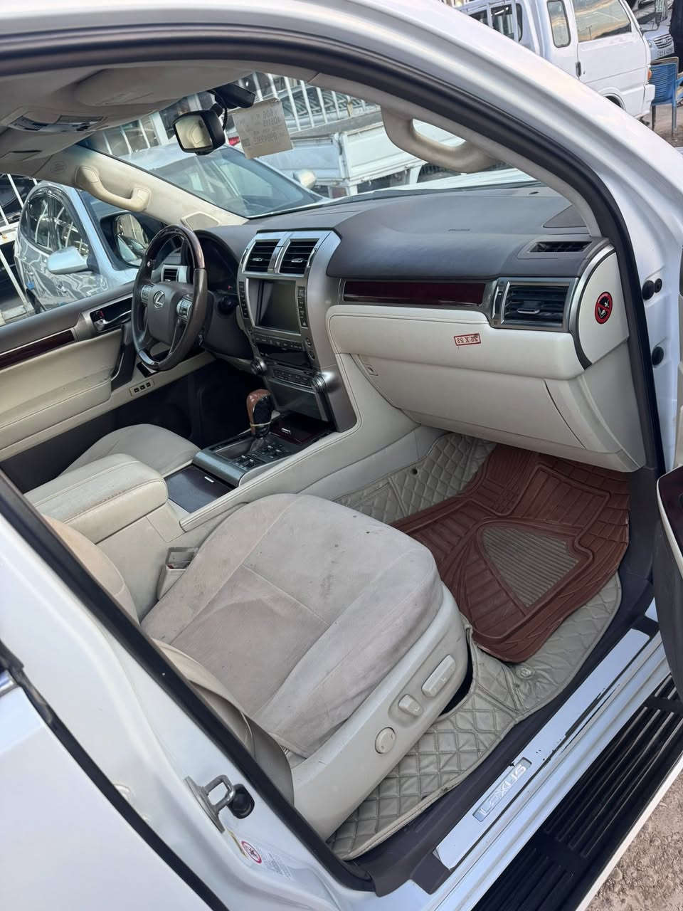 لكزز برادو 2010 كفاله من كلشي رقم بغداد الدولي باسمي محدثه 20 وغراض التحديث موجوده عندي السياره فول مواصفات رقم مميز 4 ارقام مكانها بغداد الدوره ***********بيع او مراوس..مكينه 8 سلندر 4600 جكات فول الفول كير ومكينه عالشركه..السعر 258.
