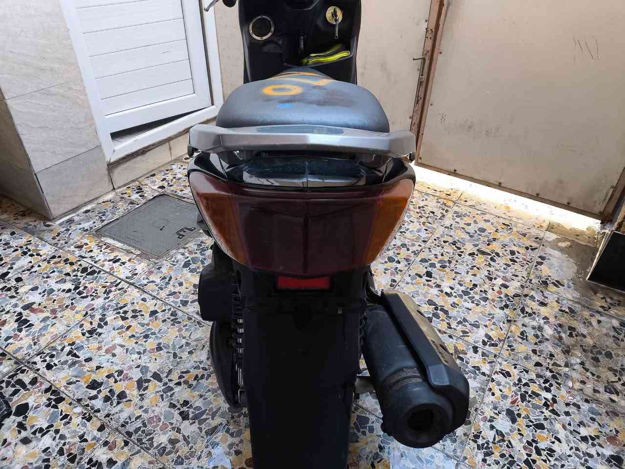 سلام عليكم 
دراجة سكنس فحل رمبه مصار سبوعين من نازله 
دراجة بوشه 58 بلاد ما مفتوحه كلجات رياضي 
سلف رياضي دراجه خير من الله شلعه ومعدل شك الكاع  دراجه مكفوله كفاله عامه من محرك وكفرات بيها زوج تايرات جدد بيها عيون اشاير تخبل مثل ما واضح بل فيديو دراجه نضيفه وخير من الله سعرها مليون و75 وبيها مجال للطيبين مكاني بغداد الشعب *********** متواجد واتساب  وماسنجر
