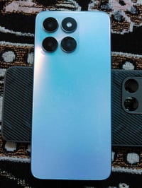 جهاز نظيف  جديد. الذاكرة 128 شرط مامفتوح فقط فطر الشاشه السعر ٧٥ الف ا...