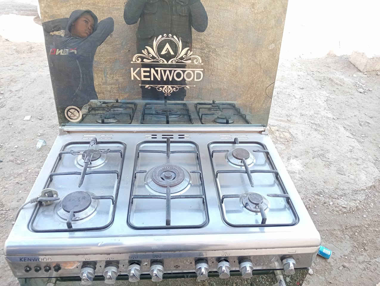 السلام عليكم طباخ للبيع
***********
