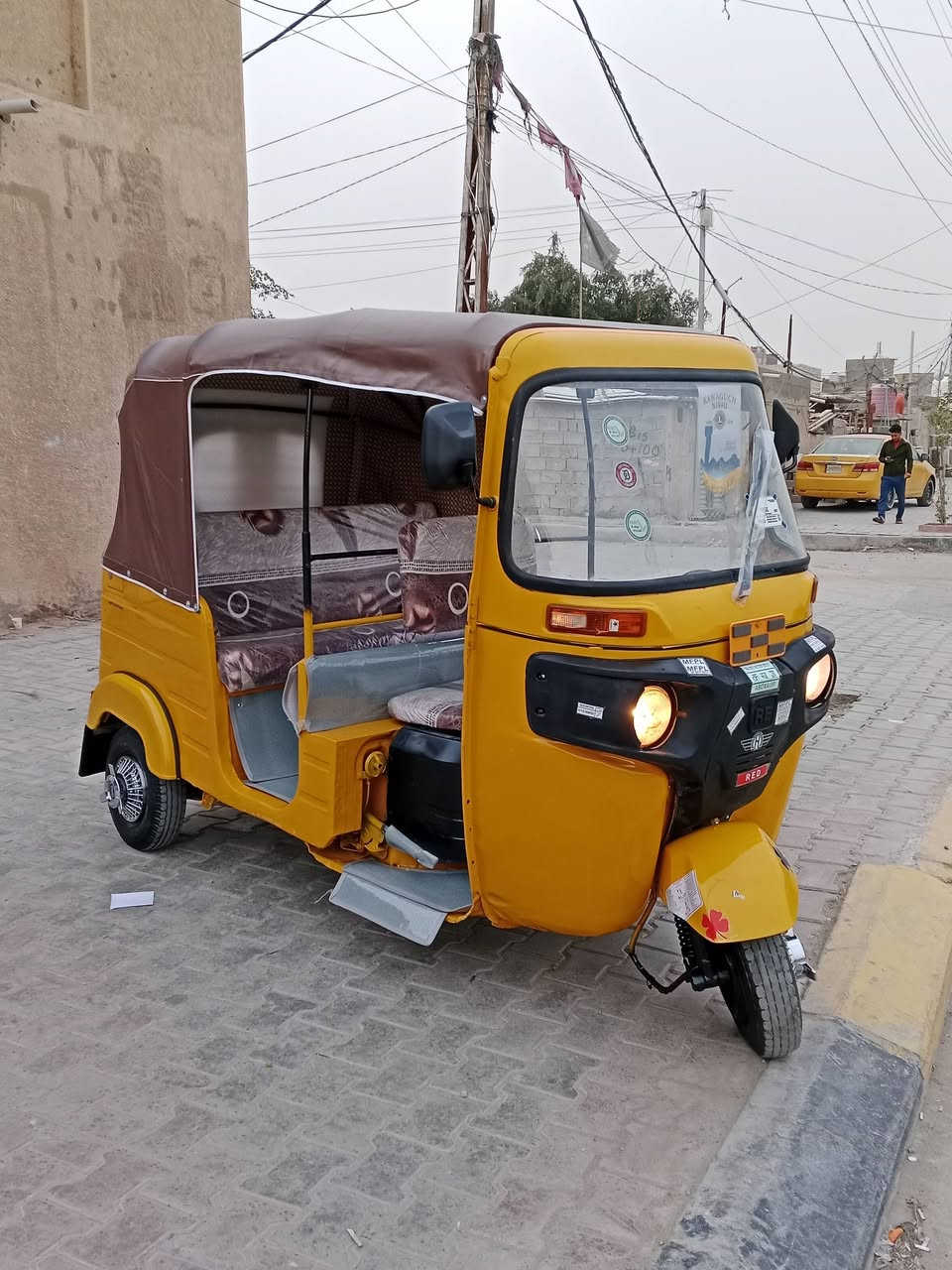 من رخصه الادمن 
السلام عليكم تكتك 19شهر ال2
سنويه كوت  باسمي
مكينه مجفته مره وحده
تخم تاير جديد
كهربائيات جديده شغاله
مابيهه اي ضربه 
معمره كامل مابيهه اي خياس
مصبوغه للجماليه
السعر 5وبيهه مجال حك الجيه
مكاني كربلاء حي العسكري
الشراي يتصل وبي خير ويدلل
***********
