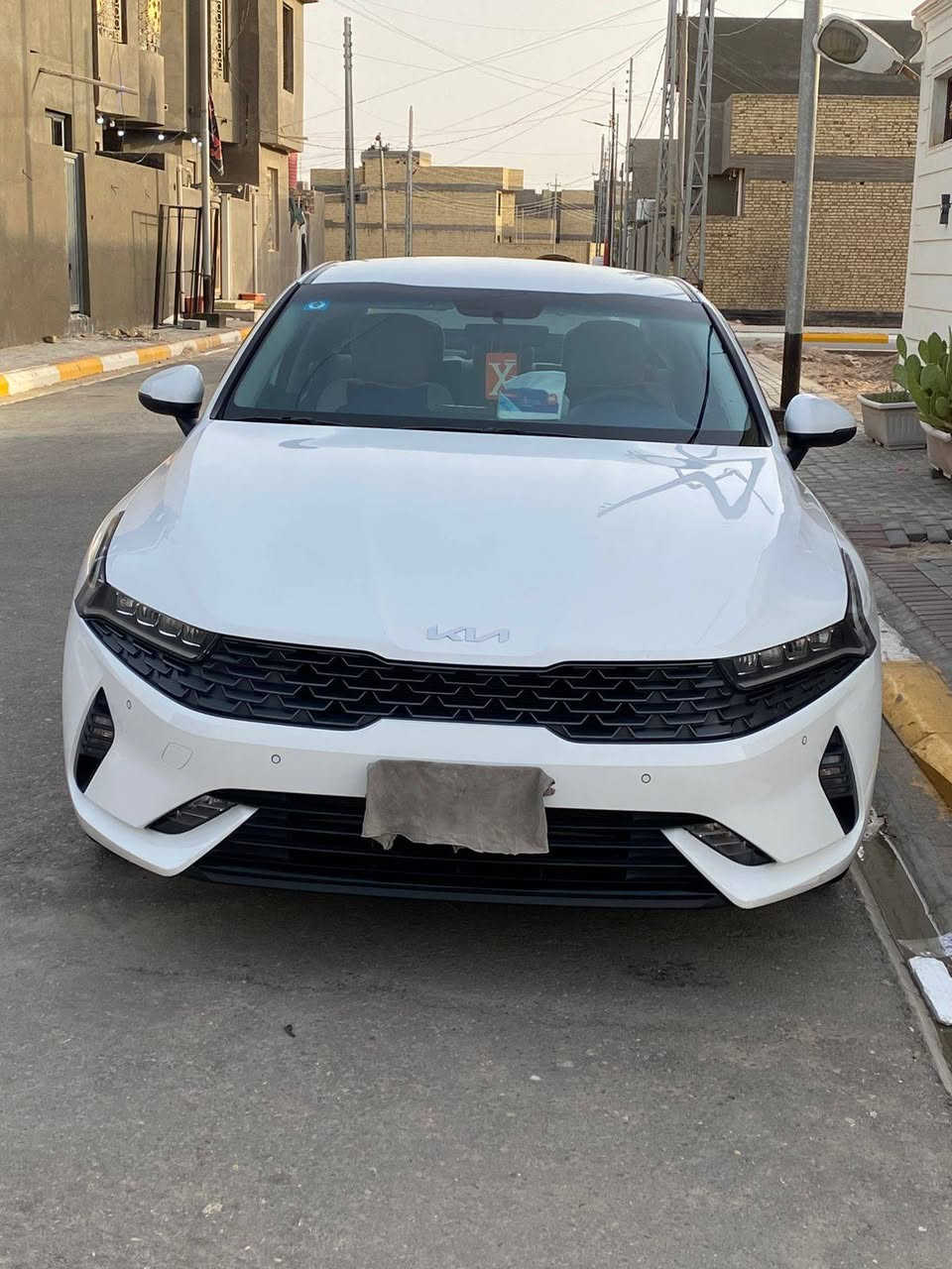 السلام عليكم 
كي فايف خليجي موديل ٢٢ سيارة جاهزة ومكفولة من كلشي فول عدا الفتحة رقم انكليزي بغداد باسم اخوي سعرهة  205 وبيهة مجال حك الجية
 *********** بي واتساب بيع ومراوس
