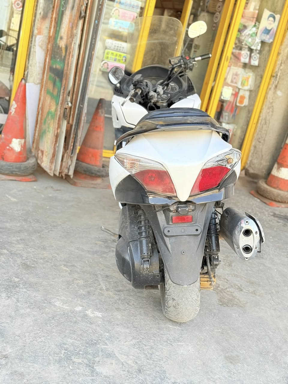 سلفر جيتي 400اوفر مكفوله مصبوغ كفر جماليه للبيع اومراوس حسب القناعه الهاتف ***********
