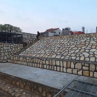 شغل سياجات و مسنايات و شواطى كافه الاعمال الحجر نشتغل جميع المحافضات ا...