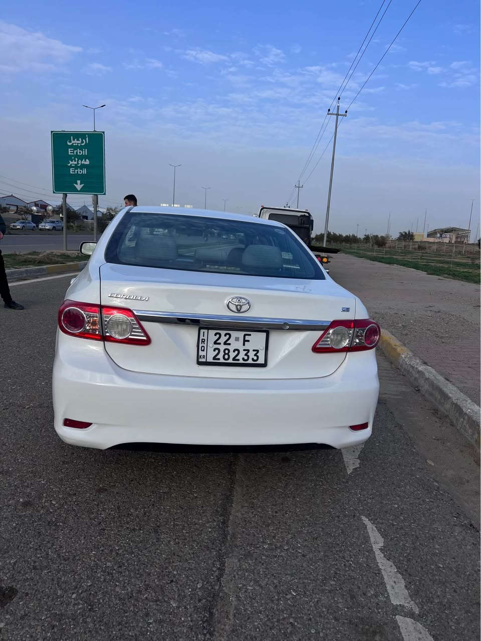 سلام عليكم 
تويوتا كورلا موديل 2011 بدون صبغ وضربة فقط تعديل بارد 
ماشية 161000mi
سنوية جديد وبطاقة بانزين وسيارة بأسمي 
مواصفات Le معروفة 
*********** كركوك, العراق

