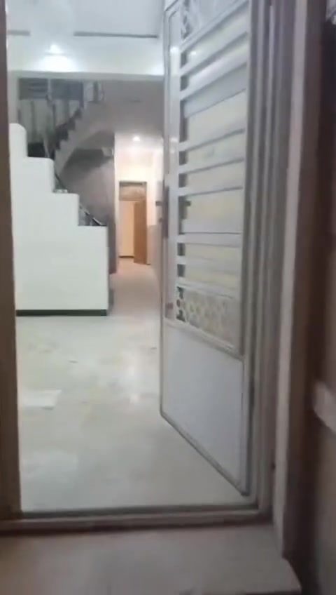 بيت للايجار مساحه ٧٣م ٣نوم وحولي واستقبال ومطبخ للاستفسار الاتصال على الرقم***********
