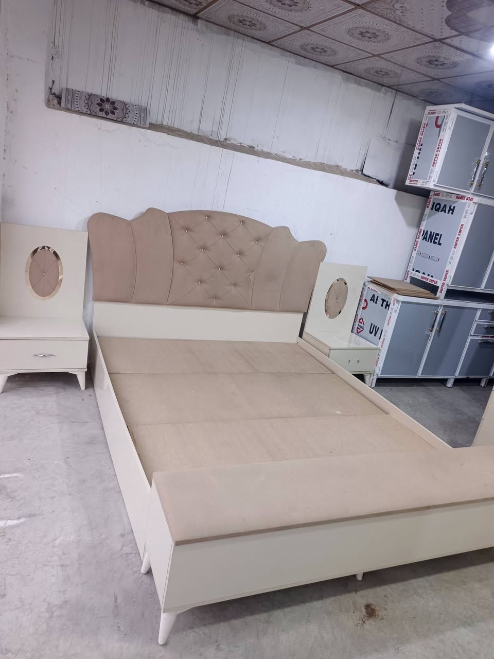 اثاث منزالي لبيع ويىرهم امراوس نشتري كافت لاثاث كونتر كنتور مجمده ثلاجة طباخ غرفة ايشي عندك تعال خاص العنوان كركوك حي النصر قرب مستشفى الولاده ول اطفال***********
***********
