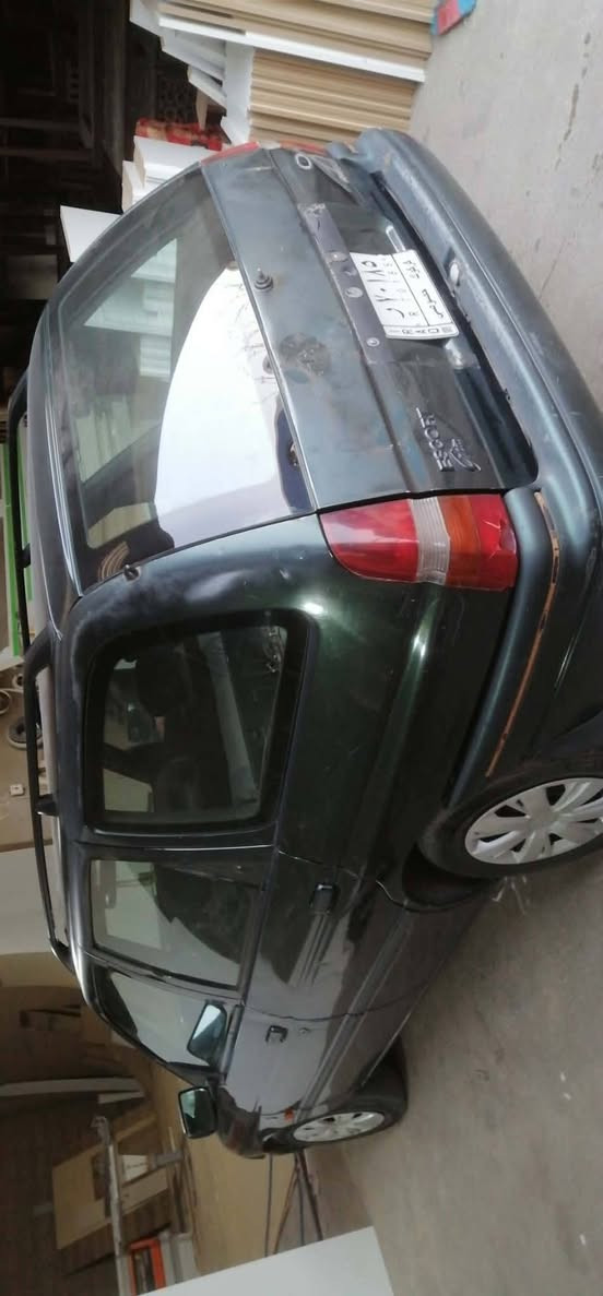 سلام علیکم فورد ایسکورد مودیل 1995 2قطعة ب سبوغ 
بدون ضربة كلش جدید و دواخل نضیف و كیر و محرك جدید بدلنا و كلها عل بیلاد كهربایات مضبوط و شاشة و تایرات جدید و سلاید بس مكسور یعنی عاتل كوشنات تغلیف جدید *********** سعر 19 و بی مجال 
مکانها اربیل
