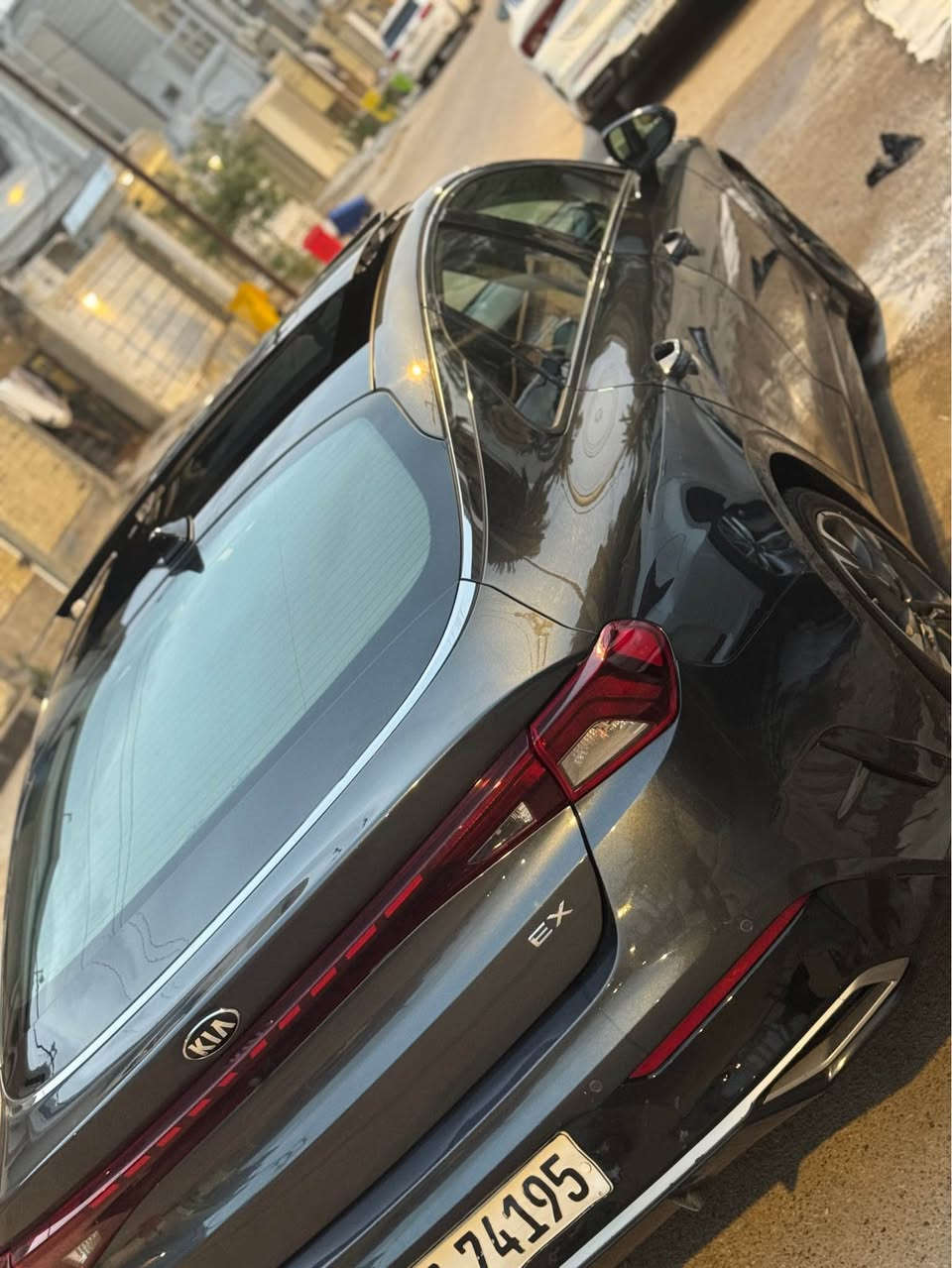 سلام عليكم 
اقره الوصف واتصل ⁉️
كي فايف 2021
فول للأخير VIP 
سياره كامله من كلشي 
حادث سياره قطعه وحده فقط بس جاملغ الأمامي  وبلعراق صار بيها صبغ باب بدون تبديل 
سياره وارد امريكي 📍
بيع او مراوس 📍 
*********** البصرة, العراق
