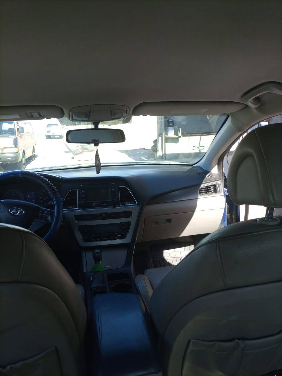 سلام عليكم سوناته مديل15 امريكي سياره نضيفه مال بيت ضربه فقط شبر الباقي مكفول مكان كربلاء لاستفسار عل *********** فول ماعدة فتحه
