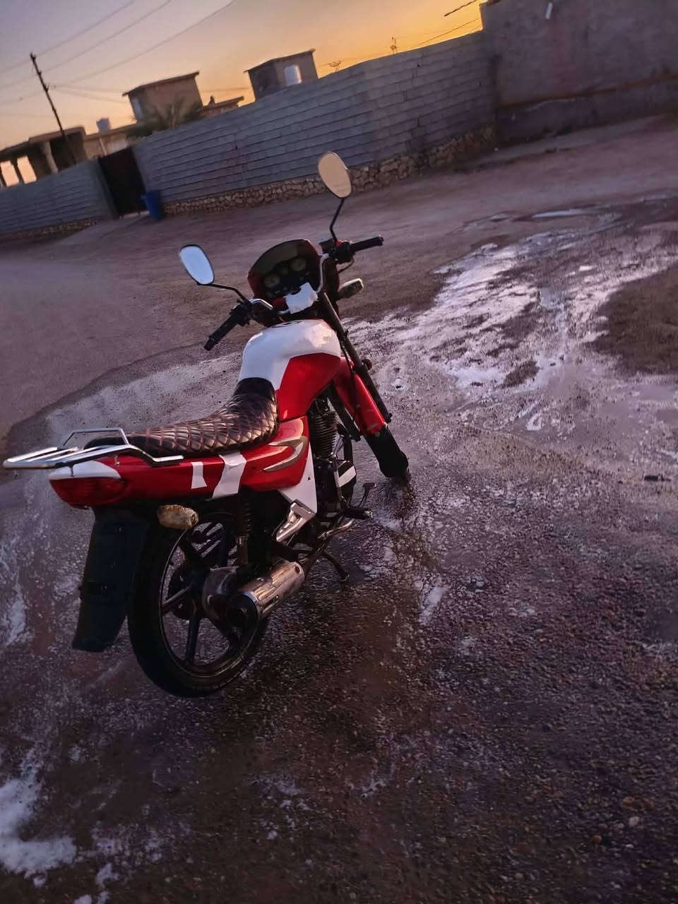 سلام عليكم سايم البيع موديل 14 وراق كامل نتصل عل رقم***********
