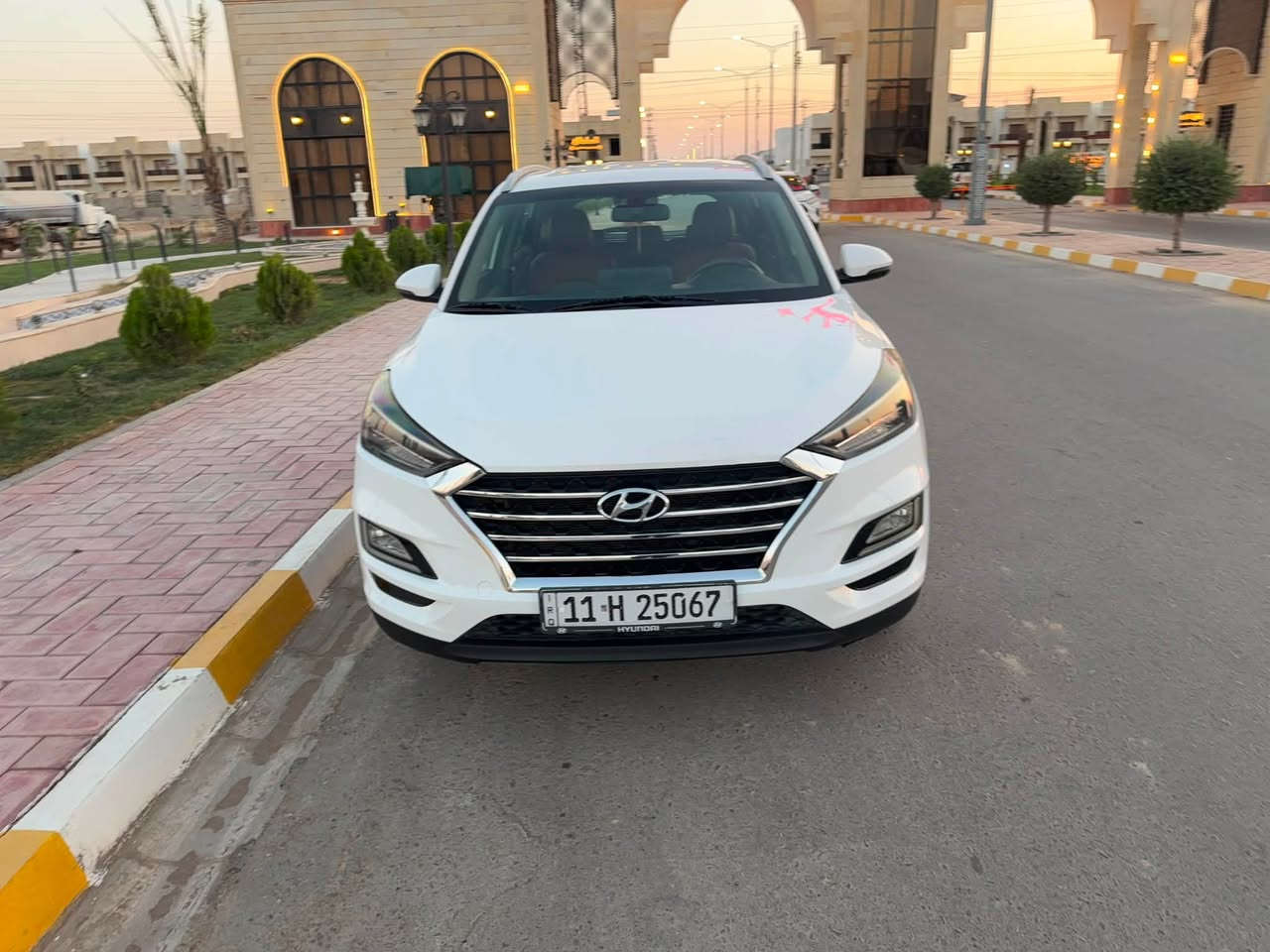 السلام عليكم ورحمة الله
(بيع مراوس) بسعر مناسب ١٧٩ 

هونداي توكسون كوري موديل ٢٠١٩ فول موصفات عدا البونراما

5 عدسات كشن جلد حساسات كامرة حوادث داش كام 

انارة استدارة زنون بلاد بصمات أشاره ترحيب 

لون ابيض ثلجي ماشي ١٢٦ السونار جديد مرفق ويا الصور 

محرك كير صدر مامفتوح تبريد كلو جديد 

سياره جديده وجاهزه على شركة السياره مكفوله من الصبغ 

مكان السياره تكريت القادسية السعر ١٧٩ تحويل مباشر .

هاتف ***********
