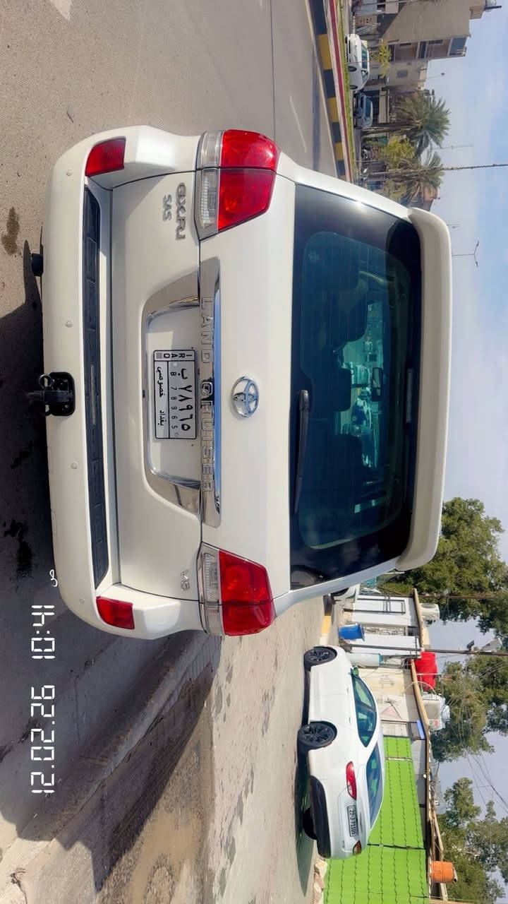 السلام عليكم لاندكور2011  ستينيه جديده على وضع الشركه ماشيه200الف السياره مكفول من الصبغ عد الدعاميه  واني شارح التفاصيل بل فيديو  المكان البنوك السعر 33الرقم *********** بيع فقط
