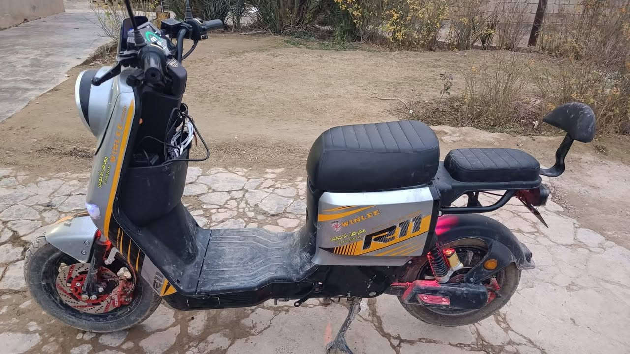 سلام عليكم
دراجة شحن R11 للبيع.
ماركة WINLEE

عدد البطاريات 5

سويج عدد2 + بصمة2.
تشغيل عن بعد.
بريميوم.
شاشة حجم كبير
بيها ميزة قير الـP نفس السيارات.

السعر 650الـف وبيها مجال .(ملاحظة مو شراي رجاءً لاتراسل)
العنوان/ الحويجة
رقم ***********
