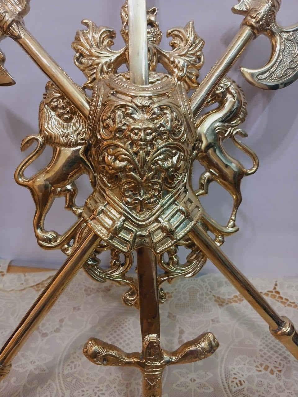 درع محارب نحاس
الدرع به عدد ٢ بلطه اطوال ٤٠ سم وسيف في الوسط بطول ٤٠ سم ويوجد مكان للتعليق تحفه في التفاصيل  وفنش عالي جدا


**إذا كنت صاحب هذا الإعلان وتريد حذفه لأي سبب، رجاءا أرسل رسالة إلى الدعم الفني**