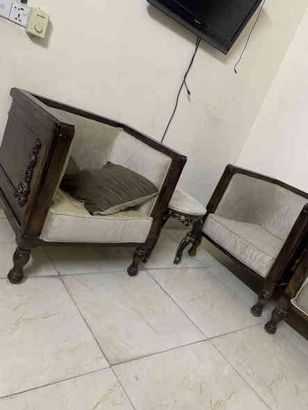 سلام عليكم تخم للبيع تم استعماله شي كلش قليل لمدة اشهر نضيف مابي اي كسر وتوجد ويا طبله خاصه بالتخم اشترينا بسعر مليونين ودابيعه بسعر 900 الف لان شاهد الله عليه ممستخدم هواي ومابي اي ضرر للشراي فقط الاتصال ع رقم يوجد فقط واتساب***********
