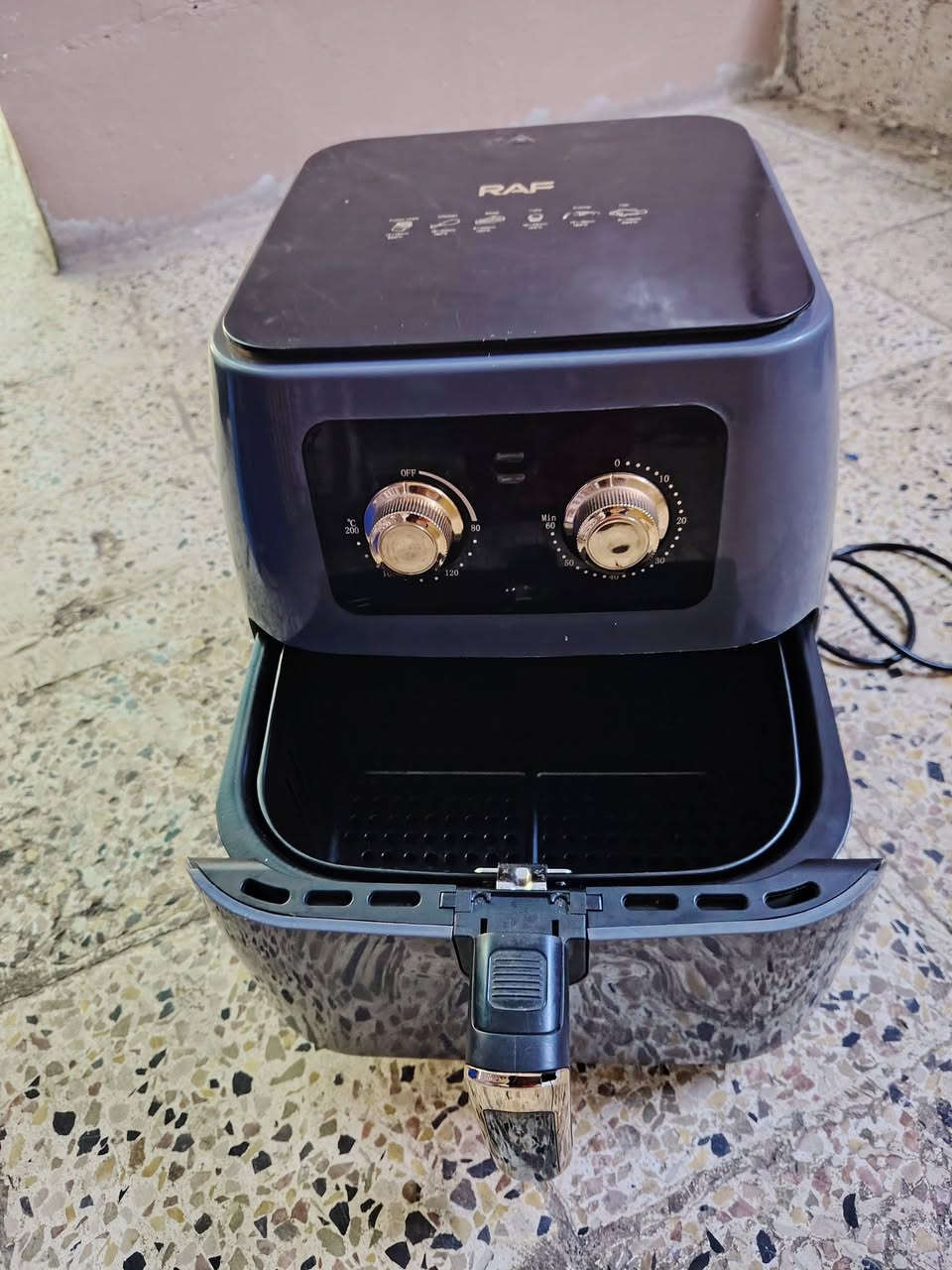 للبيع أغراض جديدة المكان موصل الأيسر باقي التفاصيل اتصل عالارقام ***********///***********
