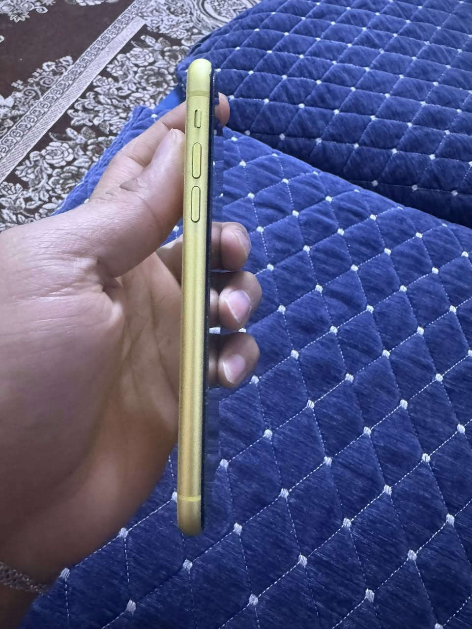 سلام عليكم ايفون ١١ عادي كلش نضيف جهاز جديد لون ليموني كلشي مابي ب ٢٥٠ وبي مجال رقم الهاتف ***********
