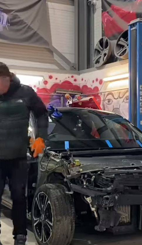 السلام عليكم
عرض خاص طوال ايام الشهر تركيب وبيع 

زجاج السيارات الحديثه و القديمه بااسعار مناسبه تعبان من الازدحامات  والدنيا حاره مالك خلك باب بيتك يوجد لدينا خدمه توصيل الو موقعك   +تبديل جام جميع انواع السيارات+جام امامي وخلفي وأبواب اصلي +تبديل جام الدرع كافة الانواع 🚙🚘🚗🚖🚕🚔 
العنوان  (مقبيل حمام مدينه الصدر  _جوه كوفي زورائي)
 الإدارة :: احمد الدراجي 
للاستفسار ::***********
***********

متواجد خاص او واتساب
