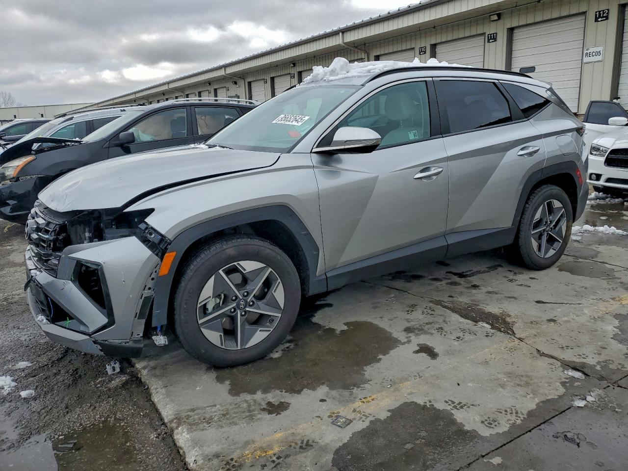 السلام عليكم  متابعين  صفحتنا  الاعزاء   ..

🚗 ((  هونداي توسان )) 
📌 الموديل : 2025
📌 المسافة : 8.800 ميل حقيقي
📌 الضرر :  لايتات امامية و شباك
📌 اللون : رصاصي غامق 
📌 مفاتيح السيارة : متوفرة 
📌 المحرك : 4 سليندر 2.500
📌 الوقود : بنزين
📌 رقم الشاصي :  5NMJCCDE8SH480147
📌 موعد المزاد : الاثنين (19-1-2026) 
                       الساعة 6:00 مساءا
📌 سعر الشراء المباشر : مزاد فقط
ــــــــــــــــــــــــــــــــــــــــــــــــــــــــــــــــــــــــــــــــــــــــــــــــ
⭕ مكتب شركة نجوم اربيل ⭕
العنوان : الشوملي - مقابل بنزين خانة - عمارة احمد جاسم صاحب - الطابق الثاني 
✆ ‏‪‏‪***********‬‏
اهلا وسهلا بكم 🚗
