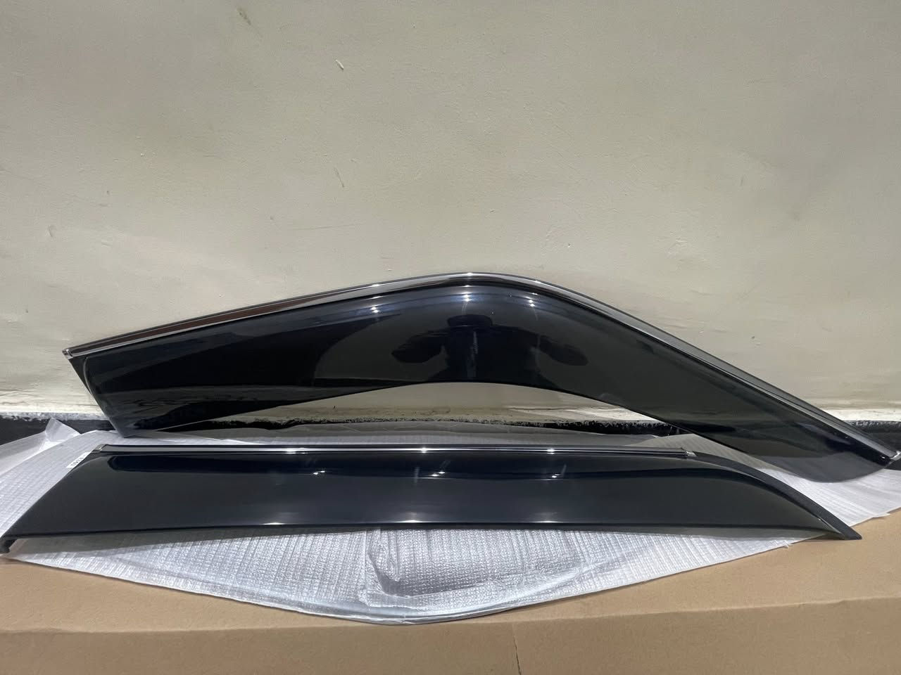 مساء الورد على اخوتنا بالكروب المحترم …
تعلن محلات  فورد سنتر الحاج عباس وأولاده
عن وصول مطريات  اكسبدشن موديل 
وبالمواصفات التاليه …
١- يتكون السيت من ٤ قطع امام وخلف سميكة
 ٢- تمتاز باللون الاسود الجميل مع خط نيكل من الاعلى 
٣-تمتاز القطع الاماميه بوحود كتابه Expedition السيارة بارزه وجميله 👌🏻 … 
٤ - سميكة جداً شرط 2mm 
سعر السيت 30 الف ✌🏻✌🏻✌🏻

يوجد خدمه توصيل 🚚 
مركز  الحاج عباس واولاده 
الاول في عالم الفورد 
خبره ٦٠ عاما في قطع الغيار 
🛻🚘🚕🔧🛠
مركز صيانه وقطع غيار الفورد بكافه موديلاته 🌷
ادوات صدر … ادوات كشر… 
ادوات محرك … كهربائيات …اكسسوارات 
بغداد - ساحه الطيران 📌 
مدخل الشيخ عمر 
١٠٠ متر ع اليمين
للحجز والاستفسار 
***********
***********
***********
***********
يوجد خدمه توصيل 🚚 
بغداد او المحافضات 5 الاف دينار
