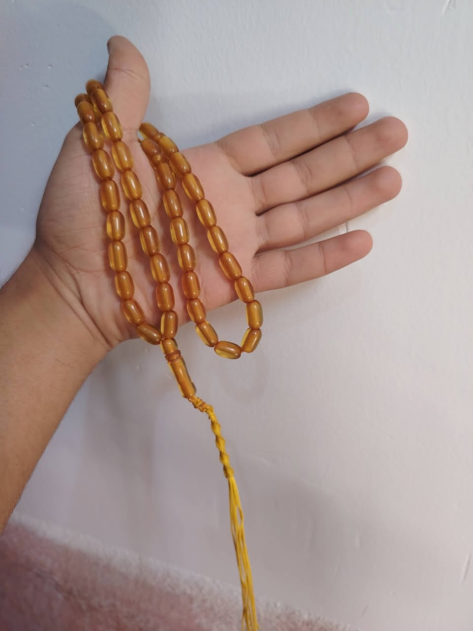 سلام عليكم
6سبح من سندلوس المانيه قديمه 
بيهن ثنين جراخه بيت عنوز 
البيع فقط توصيل ماعندي رجان 
سبح نضيفه شرط العطاب سبح انتيكه بل كامل 
مكان الشطره تفاصيل خاص  ***********
