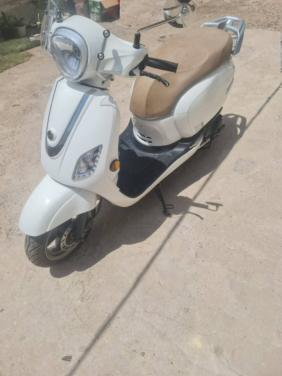دراجة سيام فيدل 3 موديل 2022
محرك 150 cc
سرعة 140
ماشية557 كيلو
يعني اخت الزيرو
مرقم بغداد 
سنوية باسم الشركة بعدهه ما محولة
السعر 14 ورقه
عنوان بغداد
***********
