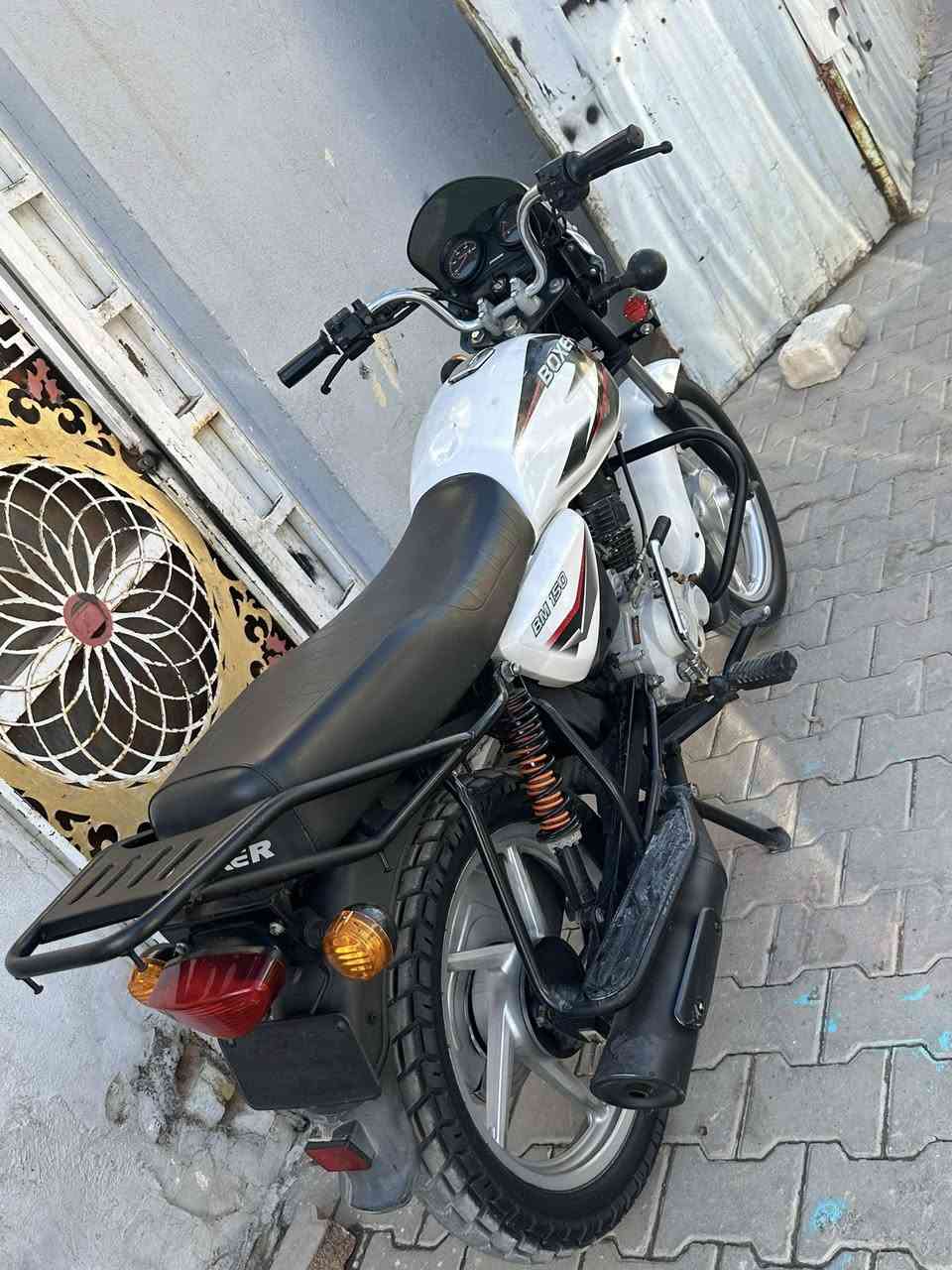 سلام عليكم بوكسر ٢٠١٩طالعه بل ٢٥دراجه احله من الصور مكفوله من كلشي محرك مامفتوح ولامشتغل بيها دلفري عله إيدي أوراق كامله وكيل كهربائيات كلها شغاله سلف نكره محرك ناعم شراي يتصل ***********
