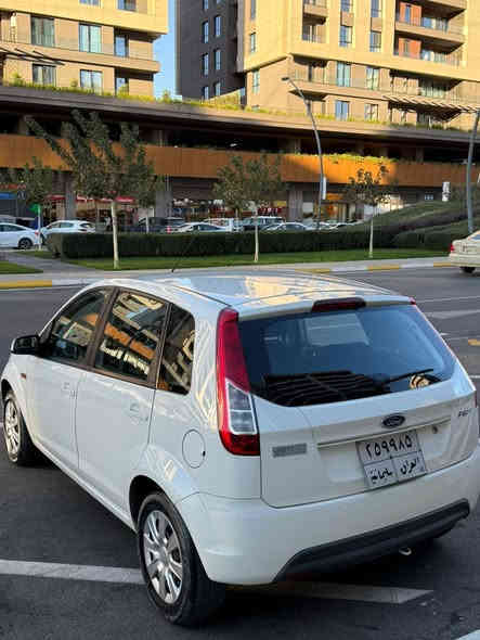 فۆرد فیگۆ ۲٠۱٤ نیڤا 
فۆرد فیگۆ مۆدێل ۲٠۱٤ 
سفری شەریکەی نیڤا ✅
گێڕ ئۆتۆماتیک 
دوو جام کارەبا 
سپی بەفری 
گێر و مەکینەی بەشەرت نەکراوەتەوە
پارچە و پەڵەیکی بۆیاخە بێ ناوگرتن  
۸٥ هەزار کم ڕۆشتوە  
هەموو گیانی بەشەرت 
سعر ۸٦ گەڵا و مەجالێکی کەم 
لە سلێمانیم 
0771 709 2020
