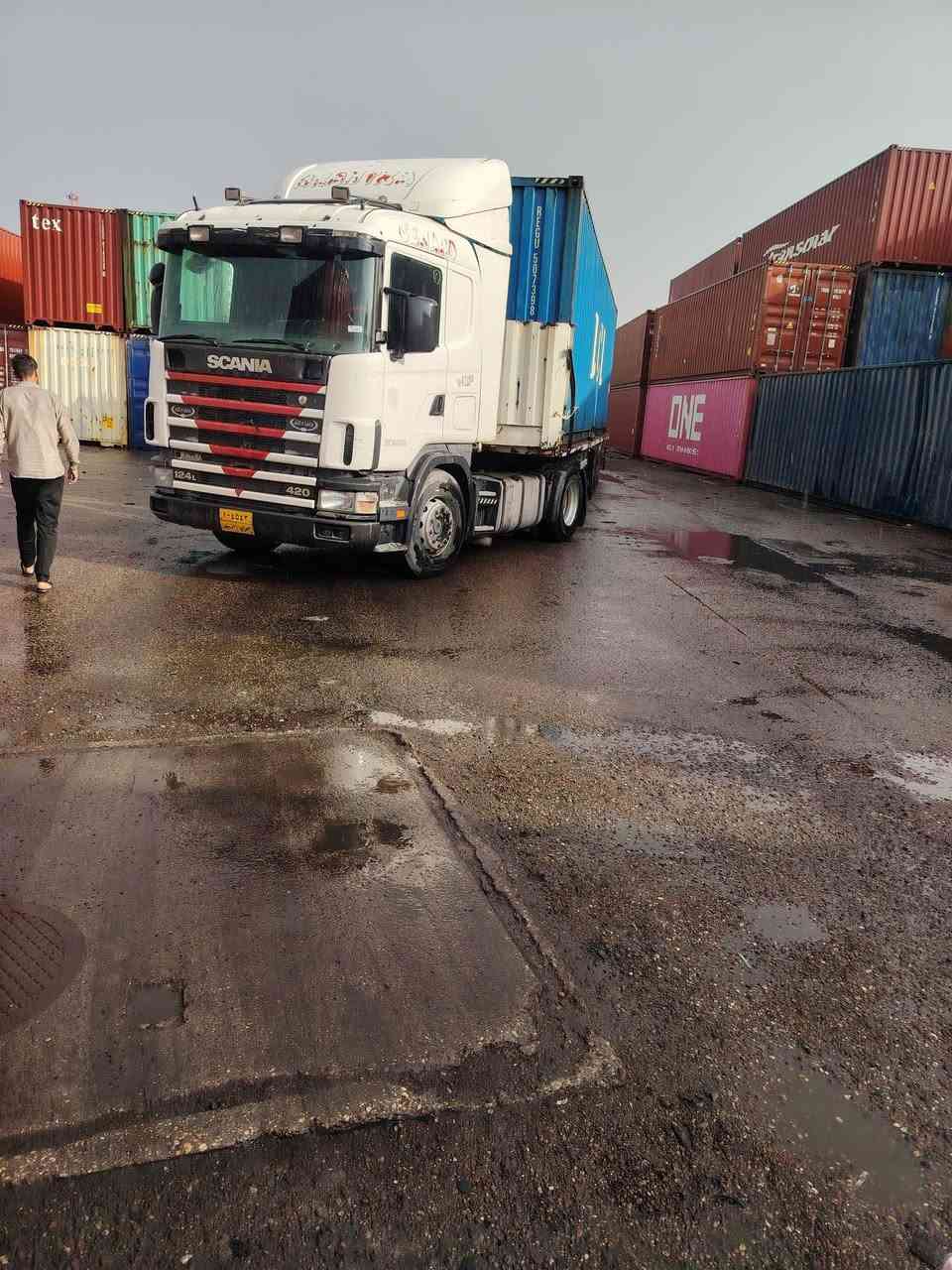 سلام عليكم سكانيه البيع موديل 2001 محرك انجكتر خطين لا بخار ولا تنقص تخم تاير راس وعربانه مكفولة عام ماكنه جبله ***********   رقمه اربيل
