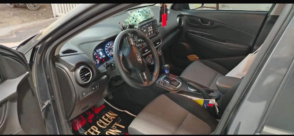 كونا موديل 2021 محرك ٢٠٠٠ دوش ماشيه ٤٧  ضربته جاملغ عكس السايق  والسونار موجود بالصور السعر ١٣٩ $ ووقه   للتواصل ***********
