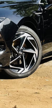 للبيع ويلات سوناتا 2025 حجم 18ويلات جدد لاعوج ولاتصليح  السعر 400$  07...