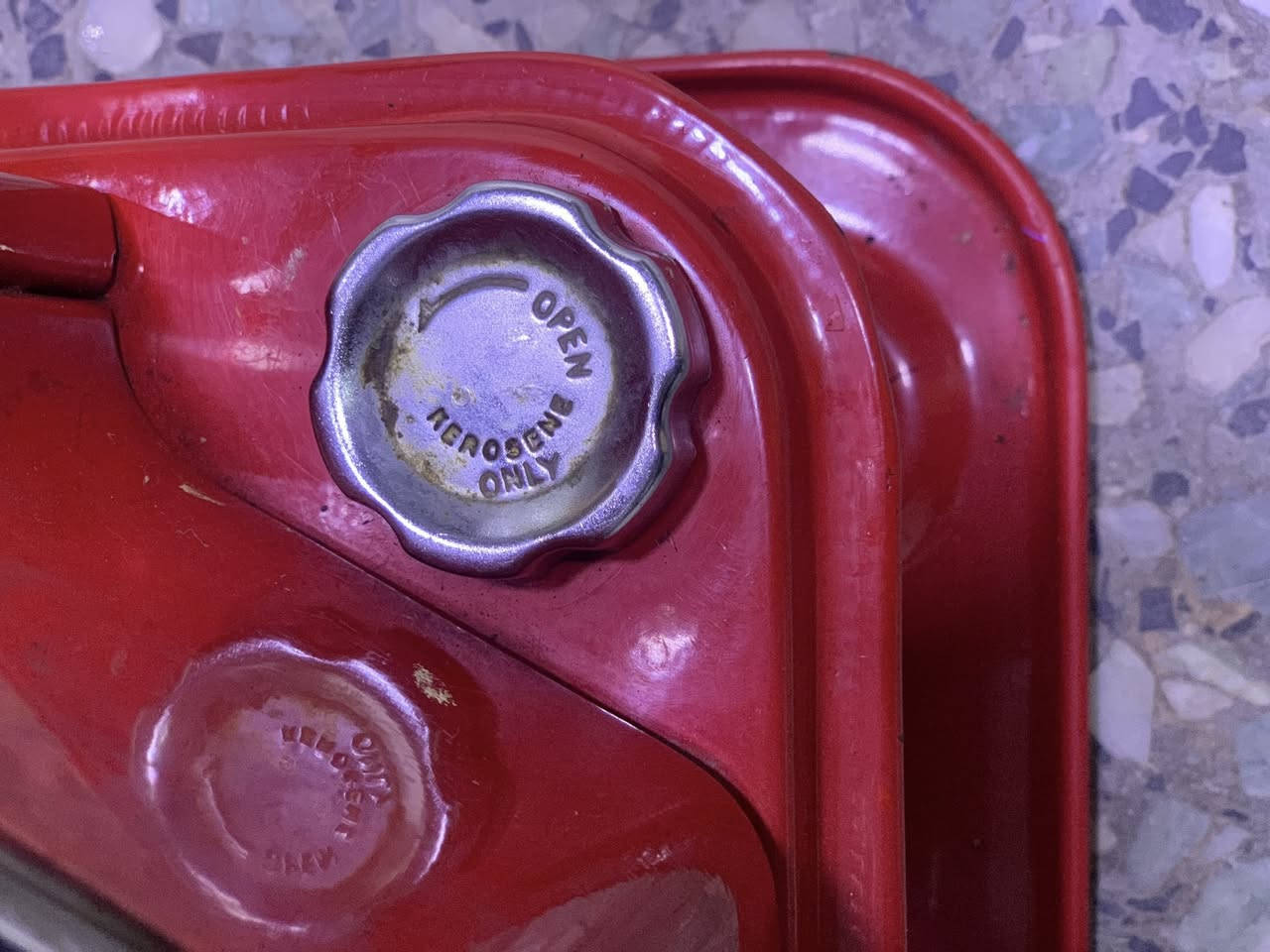 سلام عليكم متوفر صوبه نفطيه منشأ ياباني نضيفة كلش اي ستفسار هاذ رقمي *********** عنواني بغداد دوره
