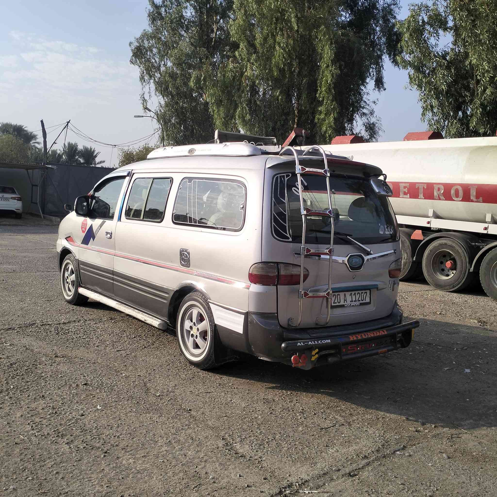 السلام عليكم للبيع سياره استاركس موديل 2007 سياره نضيفه كفاله محرك وكير مكان كركوك تخابر بيك خير وتدلل اخوكم خادمكم حسوني حسكلي ***********
