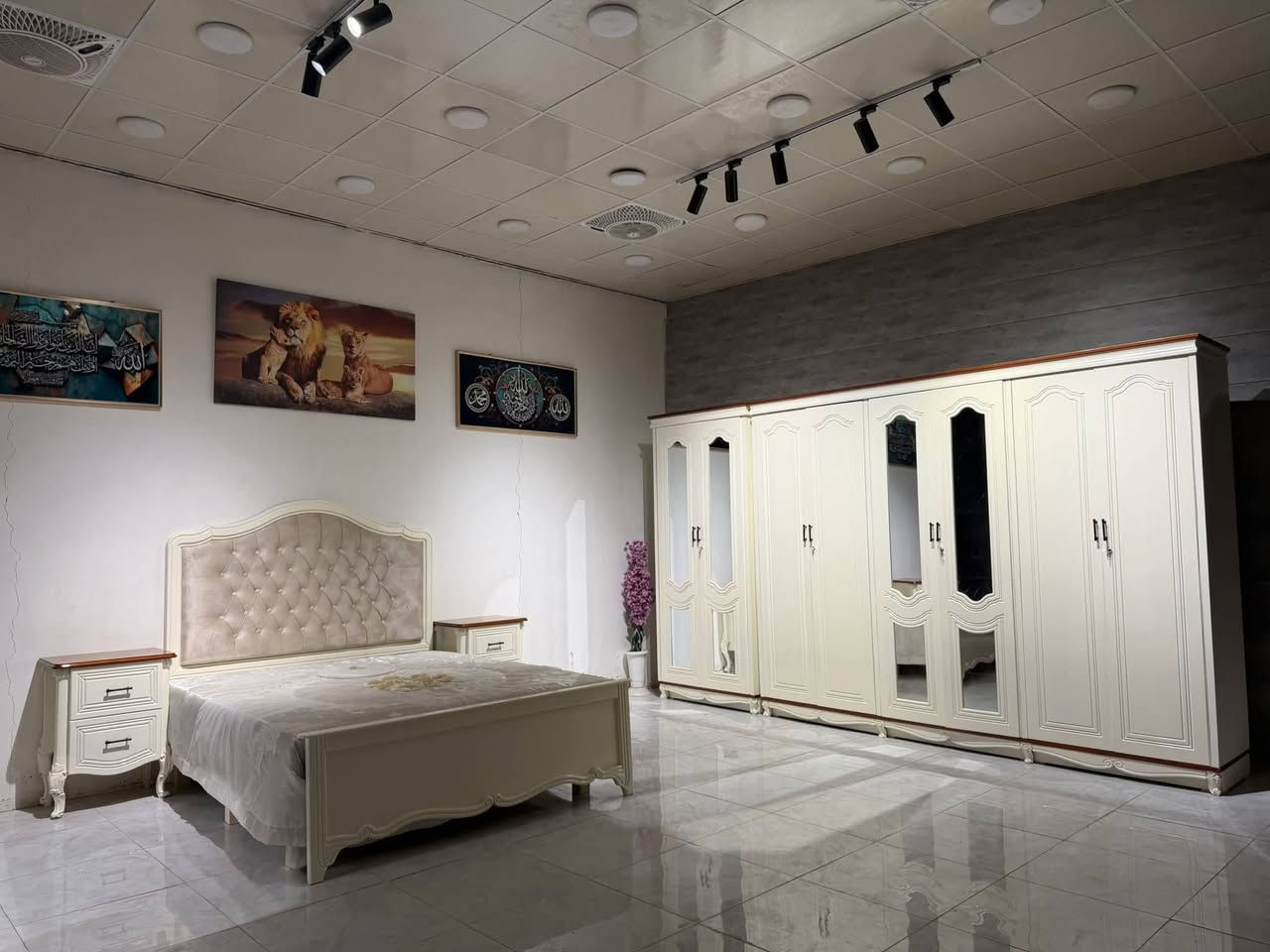 مع اقتراب عيد رمظان اعاده الله علينا وعليكم بالصحة والعافية 💐كل عام وانتم بخير💐🕋 
وصول وجبة جديدة من الغرف العراقية 🇮🇶
عمل ونجارة راقية عراقية ١٠٠%🔨⚒️
تصميم مصري واثري يناسق الجمال 🪬
جميع الموديلات بالصور متوفرة 
***********
