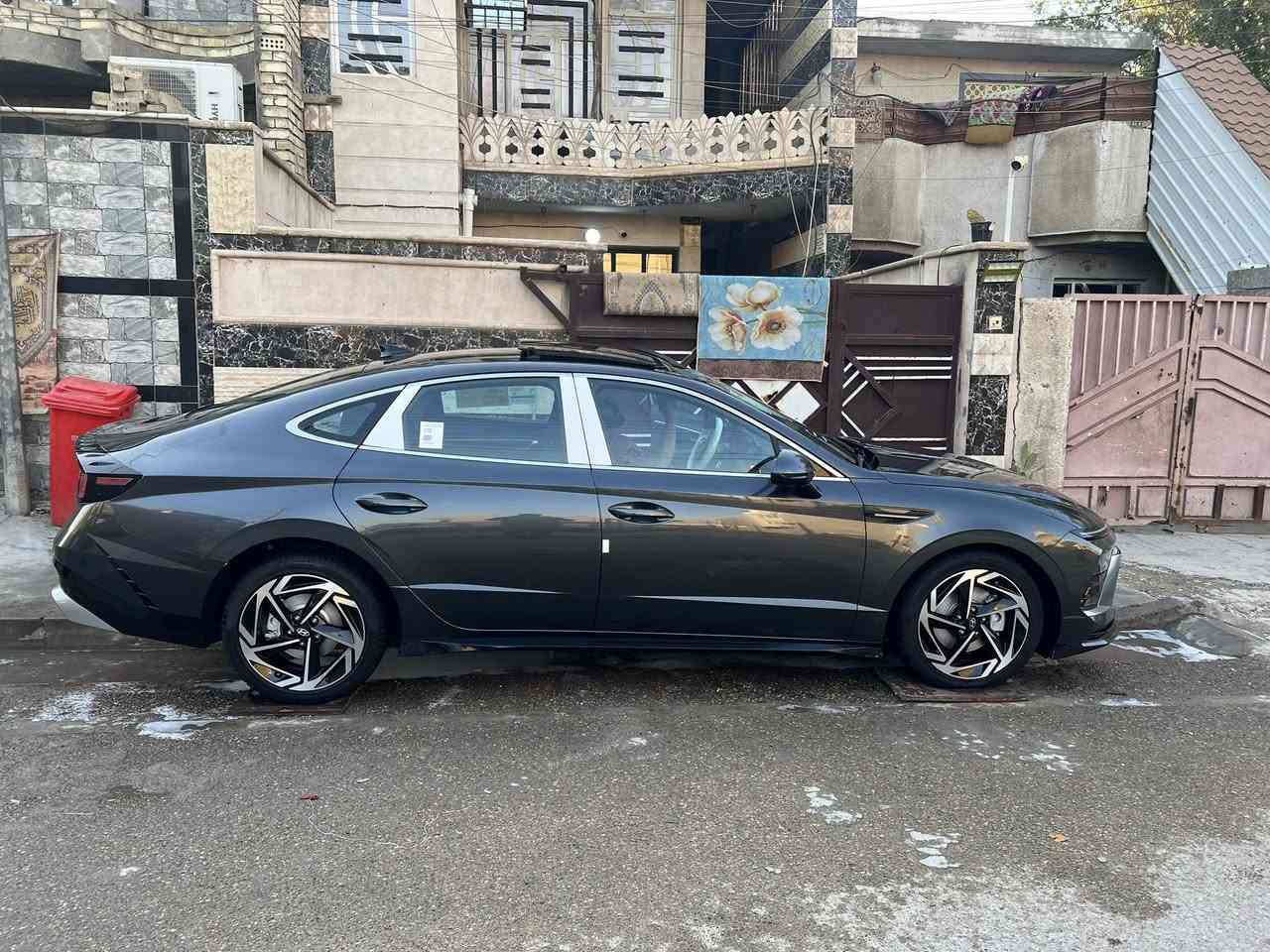 السلام عليكم
سوناتا 2024
محرك 2.5 
دخول جديد رقم اربيل ب اسمي
حادثها جاملغ خلفي وشويه من الصندوق  
صور الحادث بالمنشور 
بجم كبس

ماشيه ٢٦٠٠٠

مواصفات السياره 
بصمه تشغيل 
بصمه ابواب لمس
تشغيل عن بعد 
سقف بانوراما 
تدفئة كشنات 
كشنات حضن مخمل
شحن وايرليس
منافذ تايب سي
شاشة دجتل 
سايد بريك دكمه
اوتو هولد
گير تعليك
رادارات خلفي وامامي وجوانب 
تحديد مسار 
قيادة ذاتيه 
 
السعر 210 $
مكاني بغداد البلديات او الكاظمية
رقمي ***********
