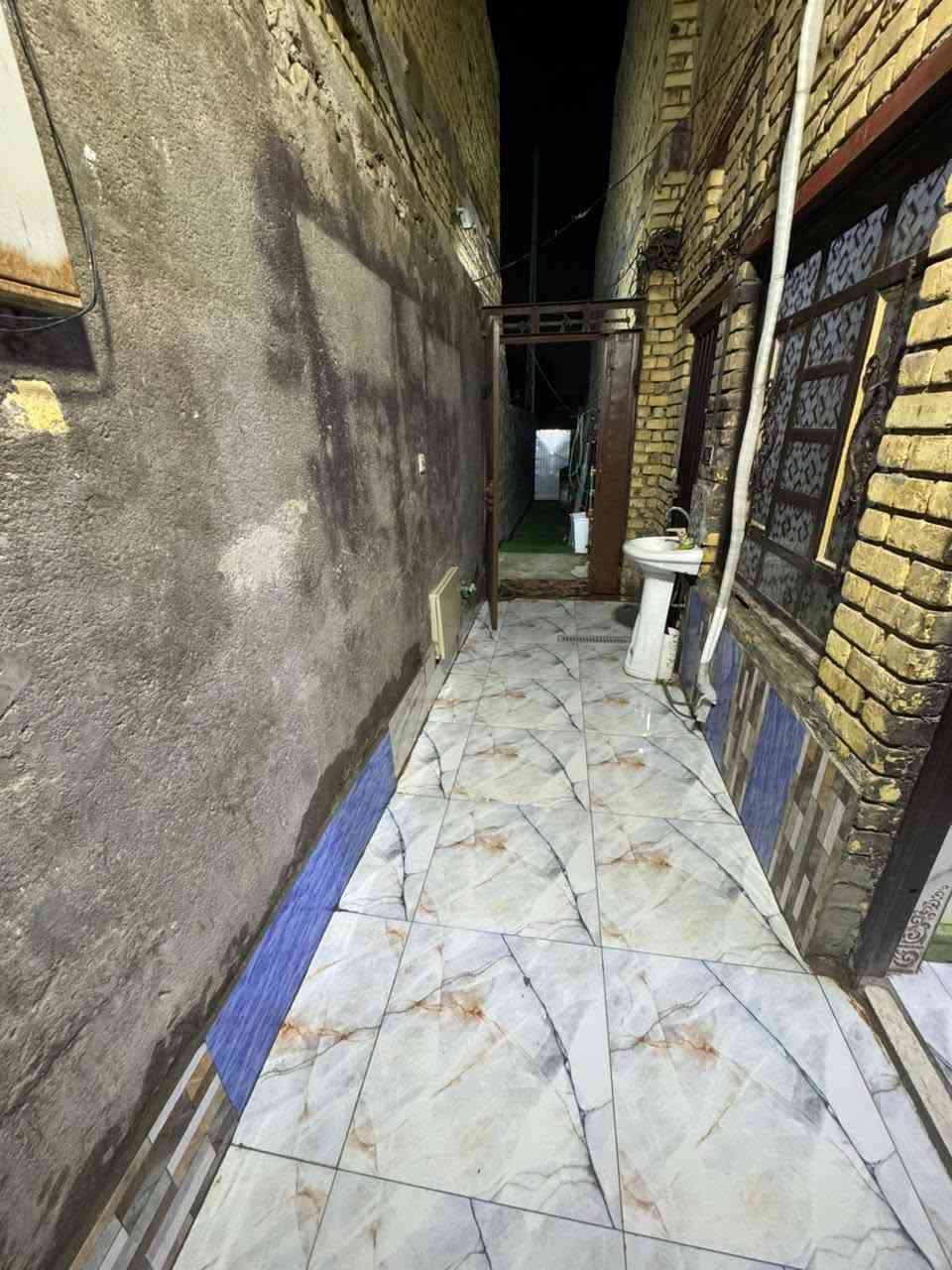 ‼️ بيت خلفي النضحيه حي المالكي

🛑يحتوي غرفه صاله ديوان مطبخ صحيات داخليه خارجيه مناور 2كهرباء مجاري كلا درجه اولا طابق ثاني نص 

🛑رقم العقار ٥٦٤٤٣ مساحه ١٠٠ متر دربونه متره ونص 

🛑السعر  ٧٥ معه المجال للتواصل ***********
