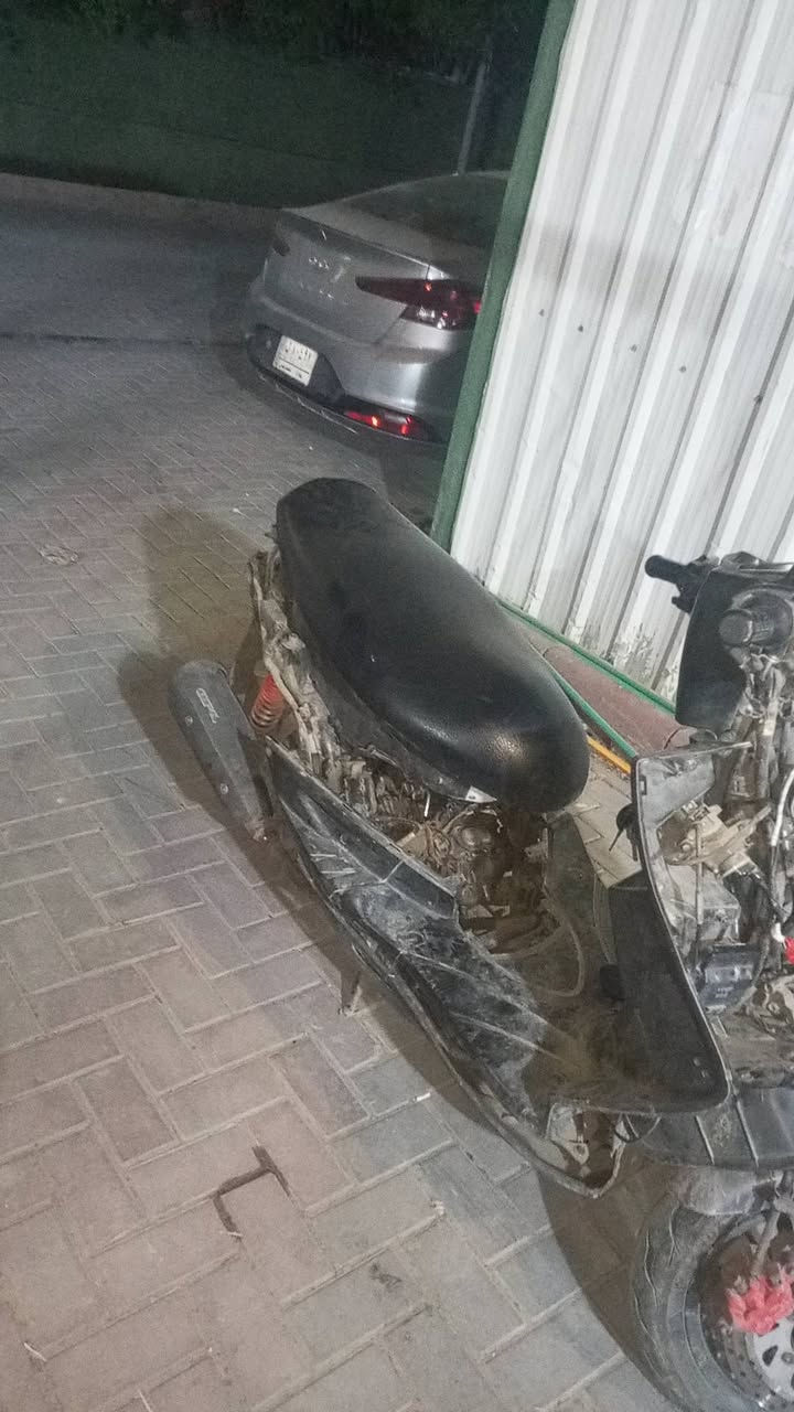 سلام عليكم هاي دراجه سكنس فحل ابيع كوم حديح يعني طافيه مكاني بغداد زيونه وهاذه رقمي بي واتساب ***********
