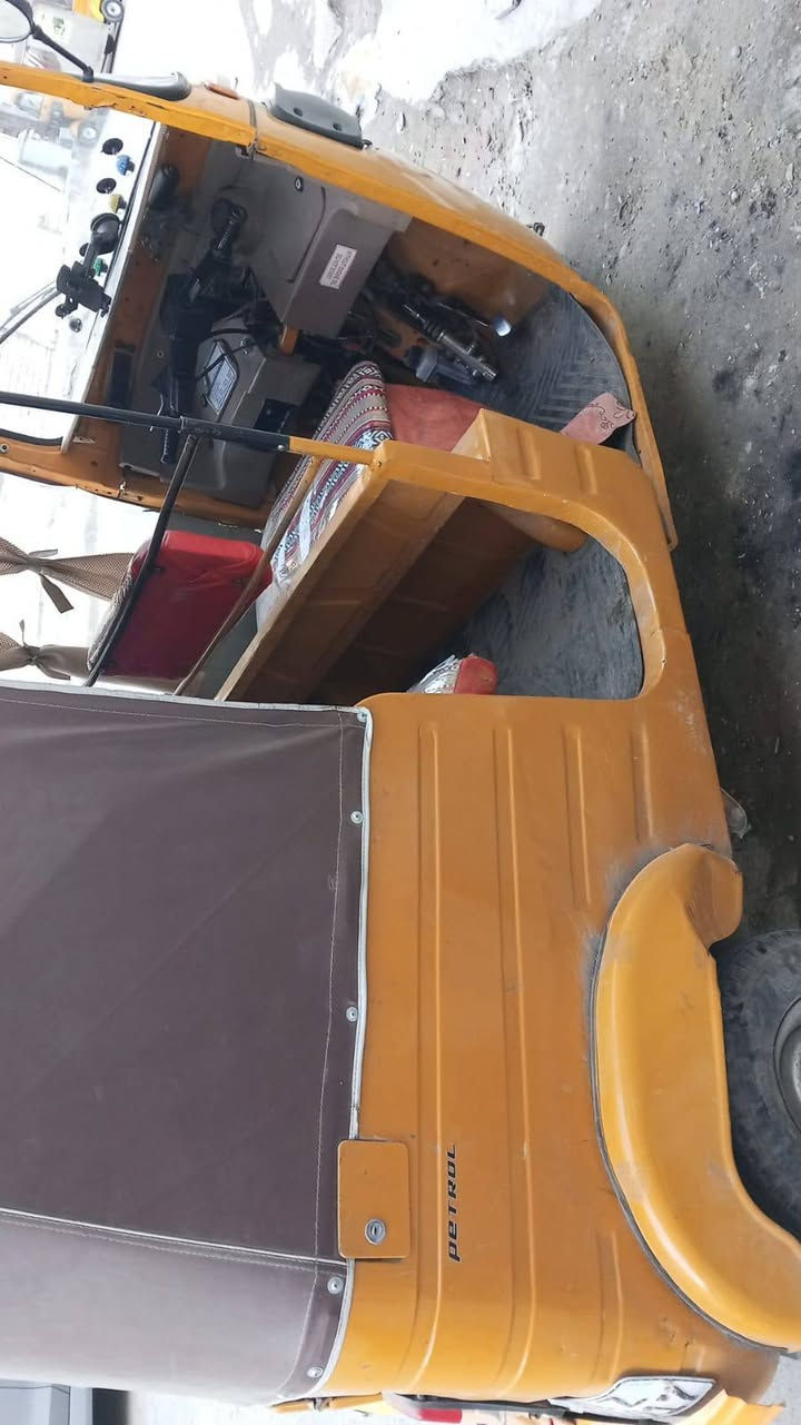 سلام عليكم شباب تكتك موديل ٢٠١٩ نازله ب٢٠٢٠  بشهر ال ٢ تكتك مرقمه تحويل ثاني يوم خير من الله محرك لا تنقيص ولا تبخير بيها بس هاي الضربه ينزل من سعرها (ترجع بارد) تكتك جاهزه سعرها ٥٦٠٠ وبيها مجال مكاني الخطيب الزراعي قرب الغزاليه رقمي *********** ممتواجد فيس بوك
