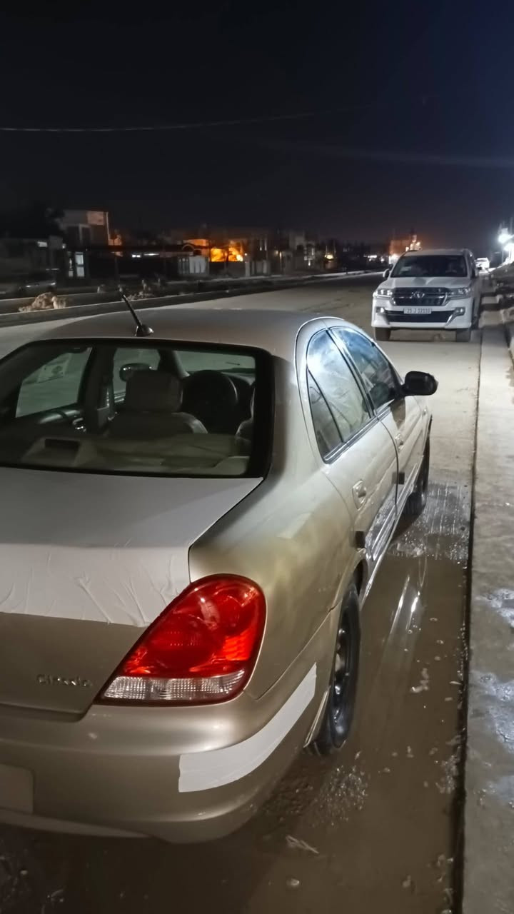 السلام عليكم 
نيسان سني موديل 2010
سياره رقم بغداد مشروع وطني 
محرك قبق ابيض مرغوب سياره بحاله الوكاله بيه قطعتين اثر حادث درجه وبيه بارد بسط جدا 
سعر 100وبيه مجال بسط مكان بابل 
رقم صاحب السياره  *********** تفاصيل اكثر
