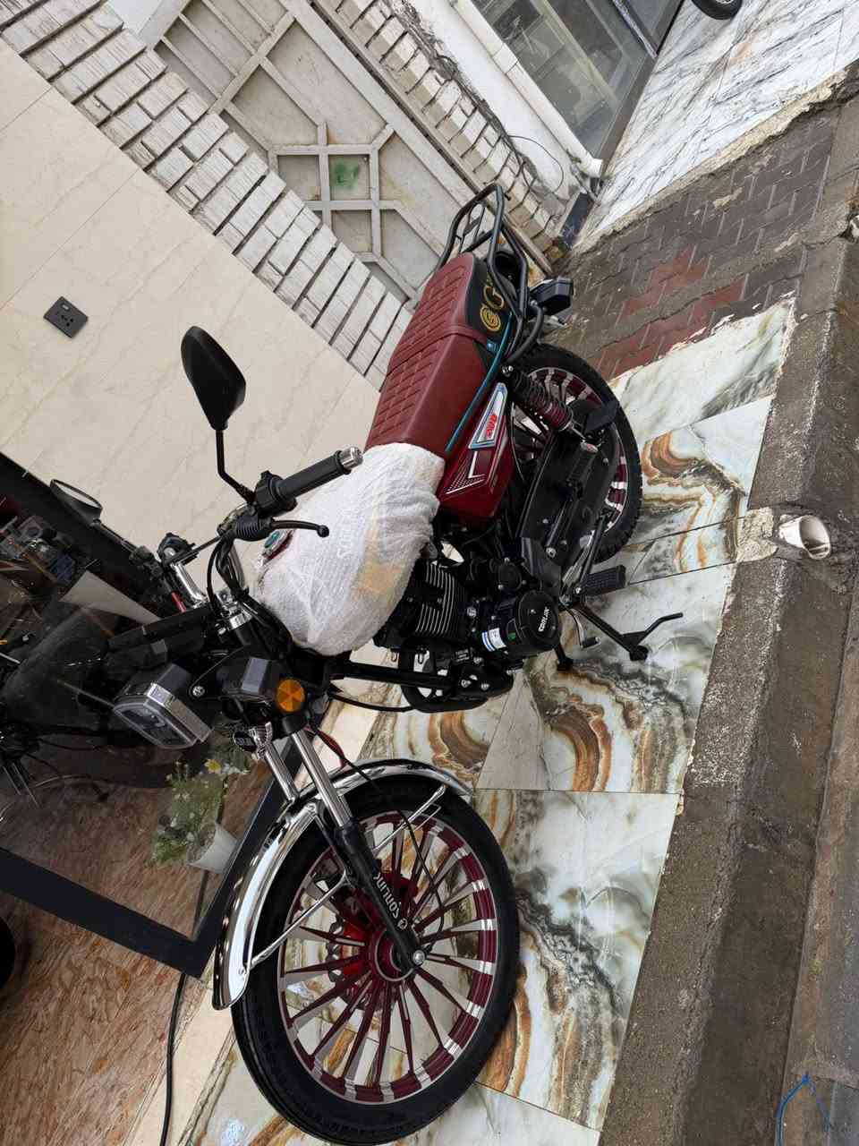 ياالله معرض القريشي ديالى بعقوبة قرية خرنابات المصداقيه عنواننا 👏***********😍
توفر سيفان سولنك اصلي محرك 200 دراجه كارتون اخت زيرو ماشي 250 كيلو فقط معودك اجيبلك قطع كارتون ولله شراي يتصل بخدمتكم واتساب متوفر 👍
