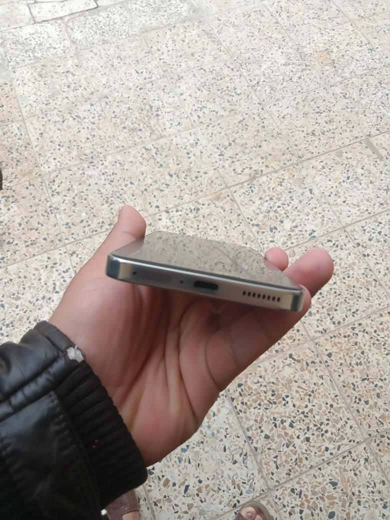 أنفنكس جيتي 30 برو
للبيع كامل الملحقات ذاكرة 256 
جهاز نضيف الموقع هبهب 
السعر 350 وبي مجاي 
الرقم ***********
