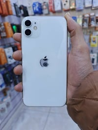 آيفون ١١ • ١٢٨ • شاحن ابل اصلي