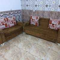 من رخصة ادارة الكروب تخم ١٢ مقعد مع ميز تلفزيون السعر ٢٠٠ الف مكان بغد...